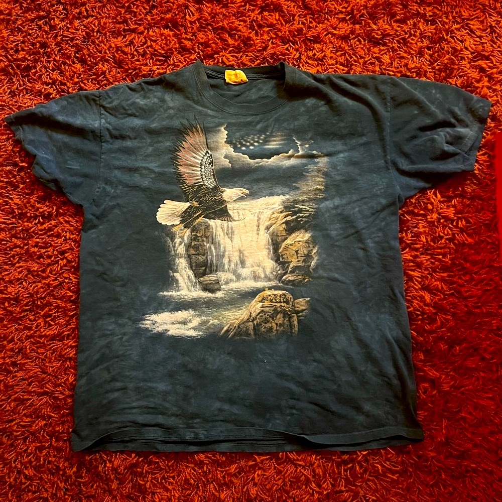 The mountain vintage eagle shirt